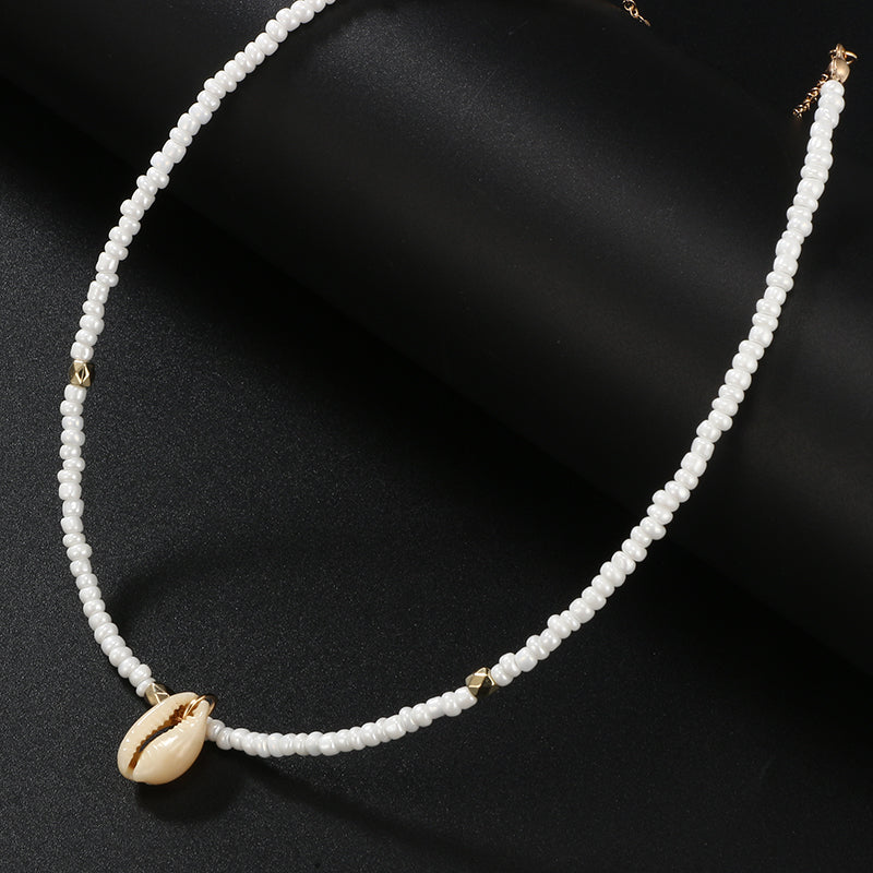Rhinestone Shell Choker Pendant