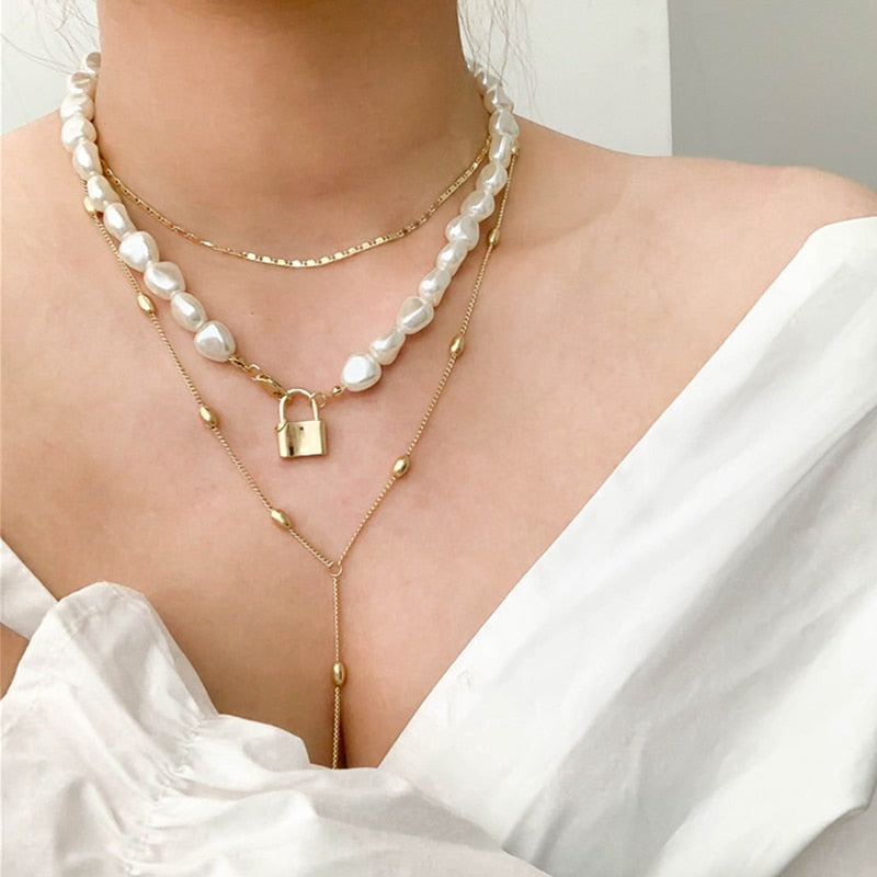 Metal Beads Line Lock Chain Necklace